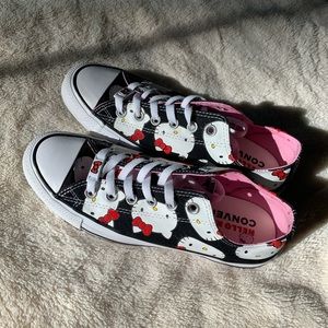 Rare hello kitty converse